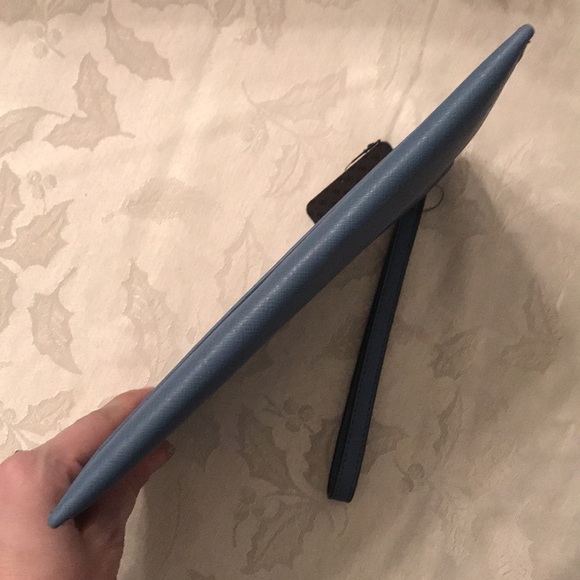 Brand New Guess Los Angeles Rodney SLG Zippered Denim Blue Wristlet - Picture 7 of 13